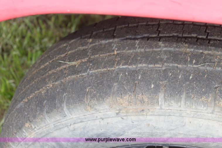 image for item I7398 2003 Ford 801 bus