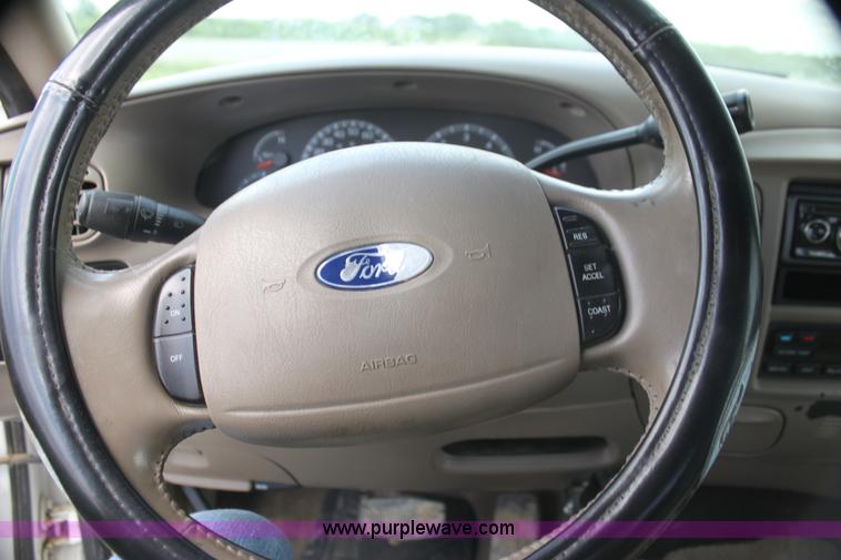 image for item I7399 2003 Ford F150 FX4 SuperCrew pickup truck