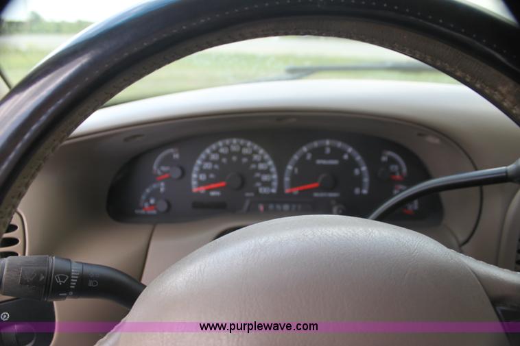 image for item I7399 2003 Ford F150 FX4 SuperCrew pickup truck