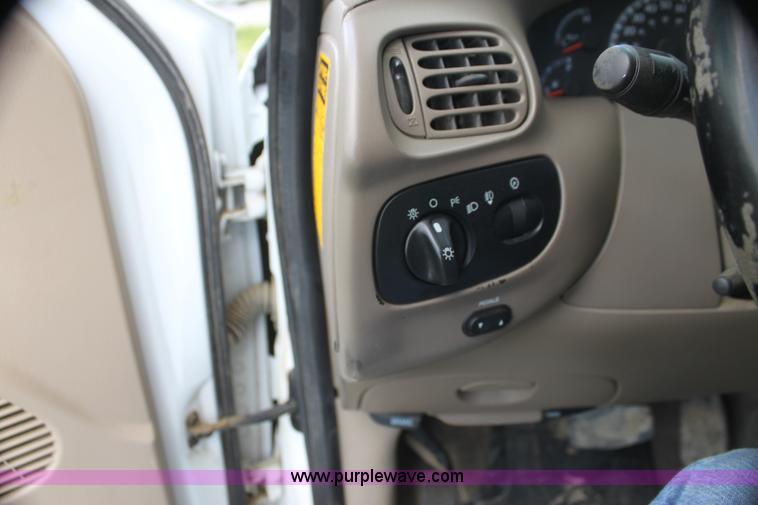 image for item I7399 2003 Ford F150 FX4 SuperCrew pickup truck