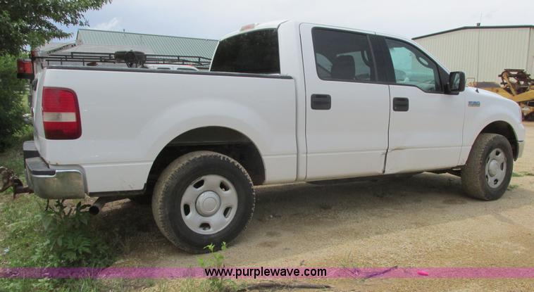 image for item I9610 2004 Ford F150 XLT SuperCrew pickup truck