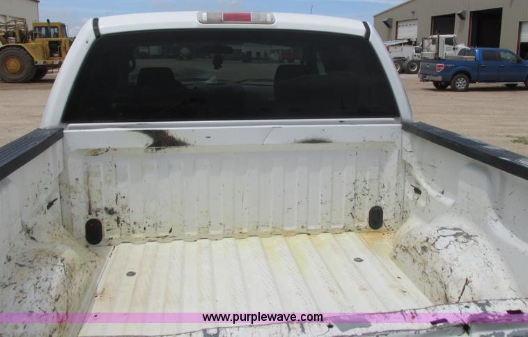 image for item I9610 2004 Ford F150 XLT SuperCrew pickup truck