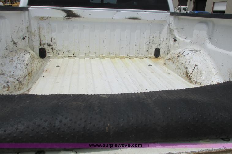 image for item I9610 2004 Ford F150 XLT SuperCrew pickup truck