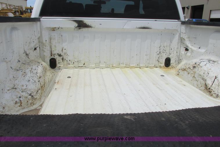 image for item I9610 2004 Ford F150 XLT SuperCrew pickup truck