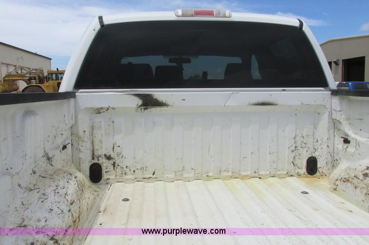 image for item I9610 2004 Ford F150 XLT SuperCrew pickup truck