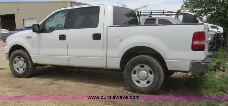image for item I9610 2004 Ford F150 XLT SuperCrew pickup truck