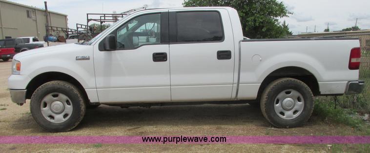 image for item I9610 2004 Ford F150 XLT SuperCrew pickup truck