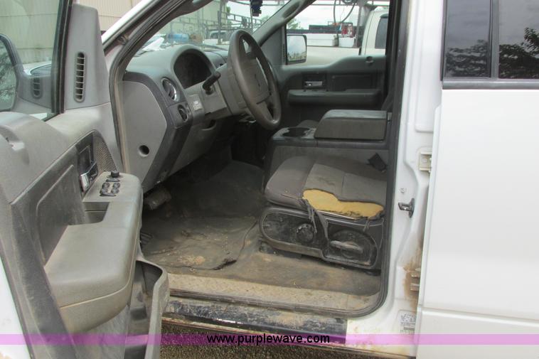 image for item I9610 2004 Ford F150 XLT SuperCrew pickup truck