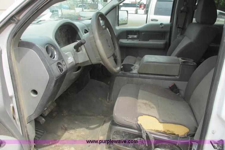 image for item I9610 2004 Ford F150 XLT SuperCrew pickup truck