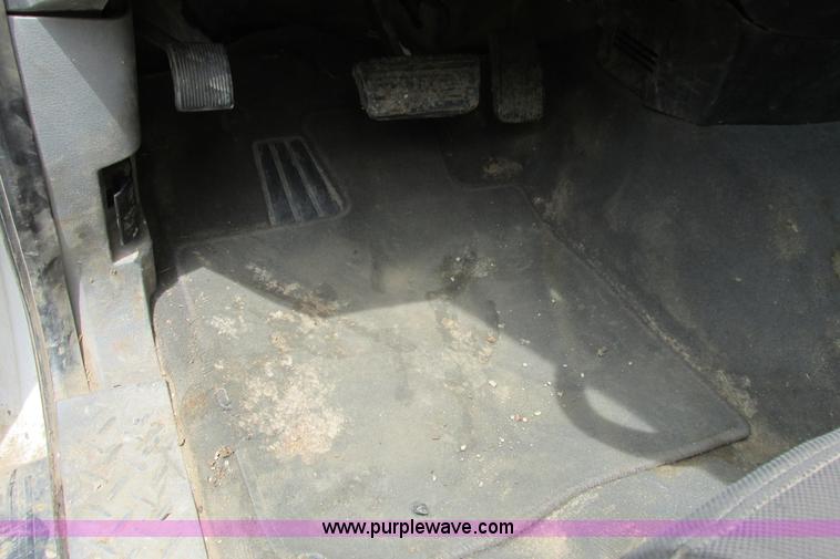 image for item I9610 2004 Ford F150 XLT SuperCrew pickup truck