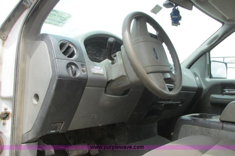 image for item I9610 2004 Ford F150 XLT SuperCrew pickup truck