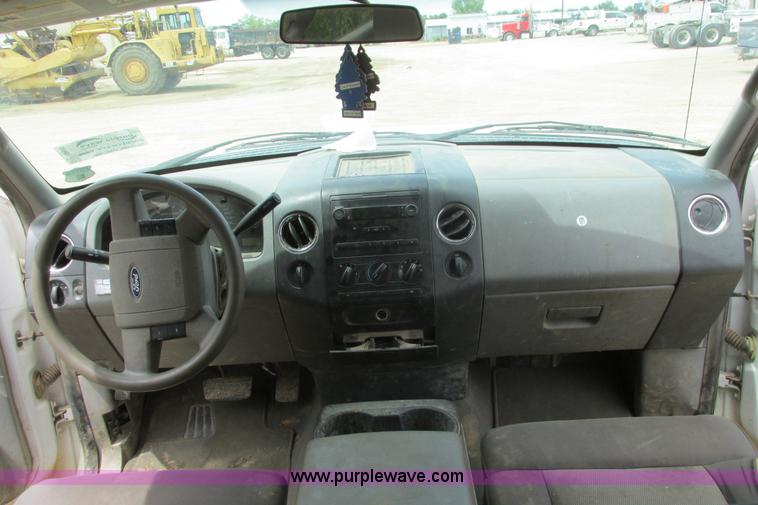 image for item I9610 2004 Ford F150 XLT SuperCrew pickup truck