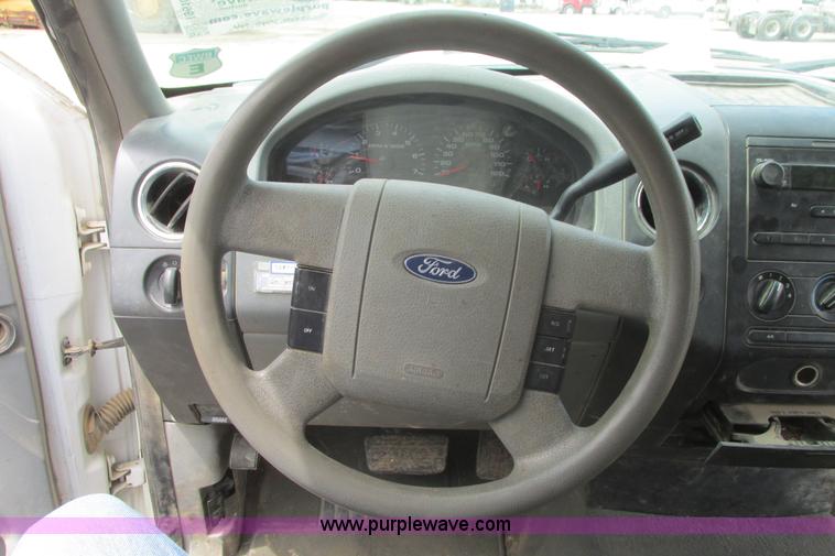 image for item I9610 2004 Ford F150 XLT SuperCrew pickup truck