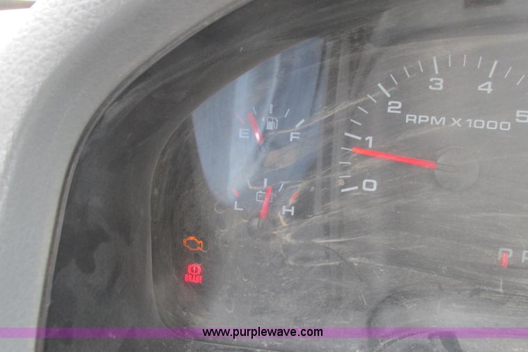 image for item I9610 2004 Ford F150 XLT SuperCrew pickup truck