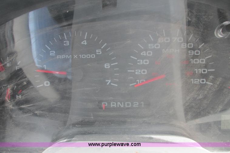 image for item I9610 2004 Ford F150 XLT SuperCrew pickup truck