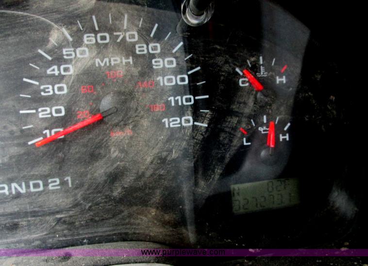 image for item I9610 2004 Ford F150 XLT SuperCrew pickup truck