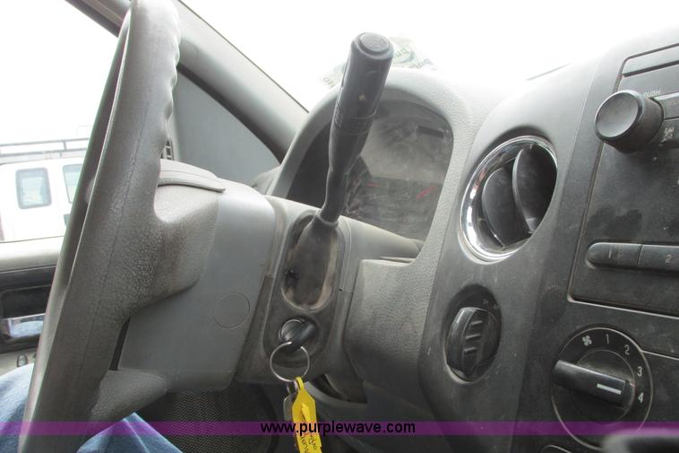 image for item I9610 2004 Ford F150 XLT SuperCrew pickup truck