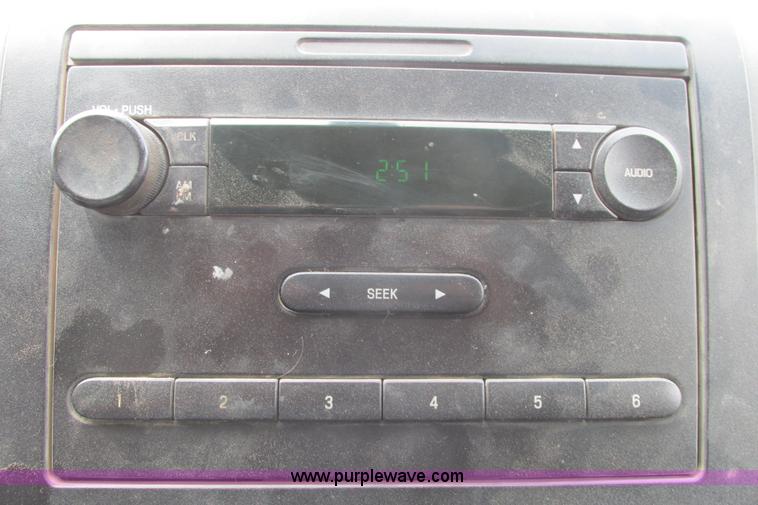 image for item I9610 2004 Ford F150 XLT SuperCrew pickup truck