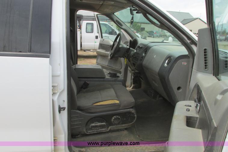 image for item I9610 2004 Ford F150 XLT SuperCrew pickup truck