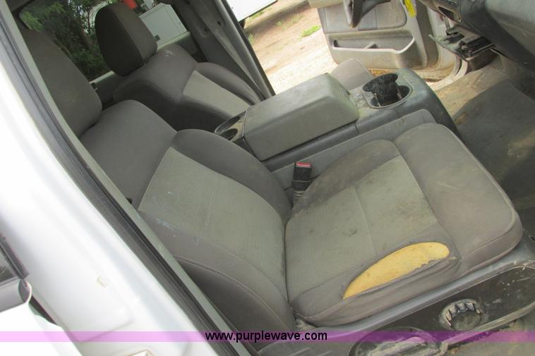 image for item I9610 2004 Ford F150 XLT SuperCrew pickup truck