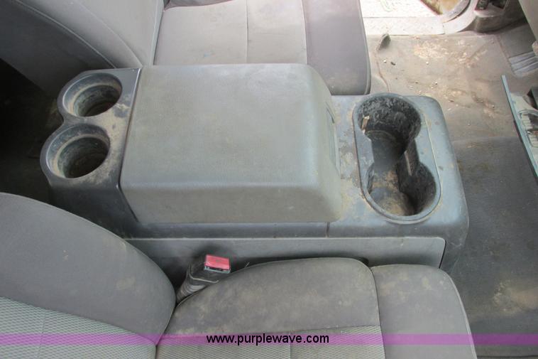 image for item I9610 2004 Ford F150 XLT SuperCrew pickup truck