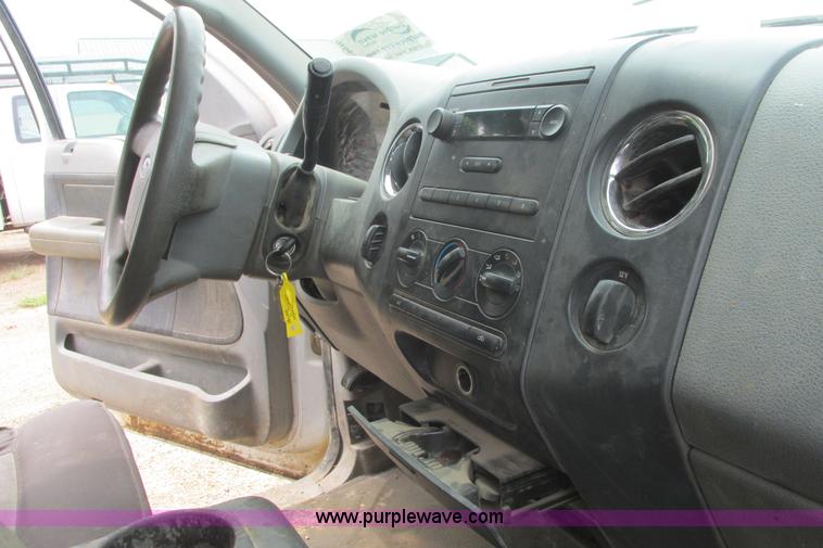 image for item I9610 2004 Ford F150 XLT SuperCrew pickup truck