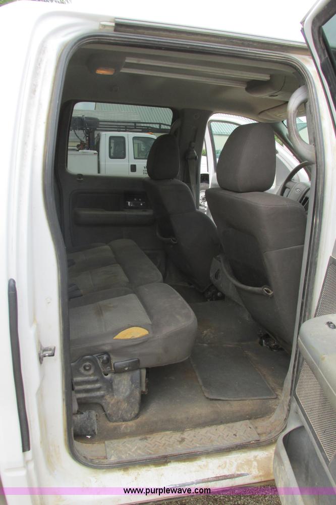 image for item I9610 2004 Ford F150 XLT SuperCrew pickup truck