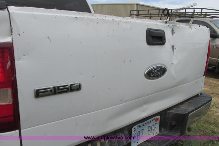 image for item I9610 2004 Ford F150 XLT SuperCrew pickup truck