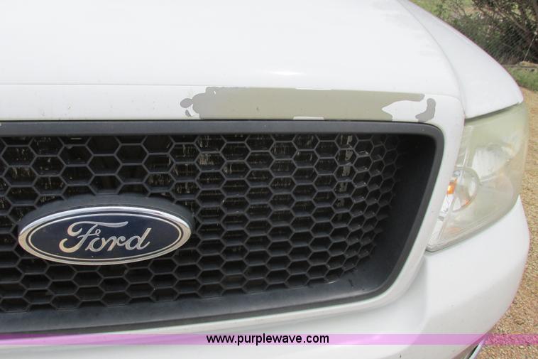 image for item I9610 2004 Ford F150 XLT SuperCrew pickup truck