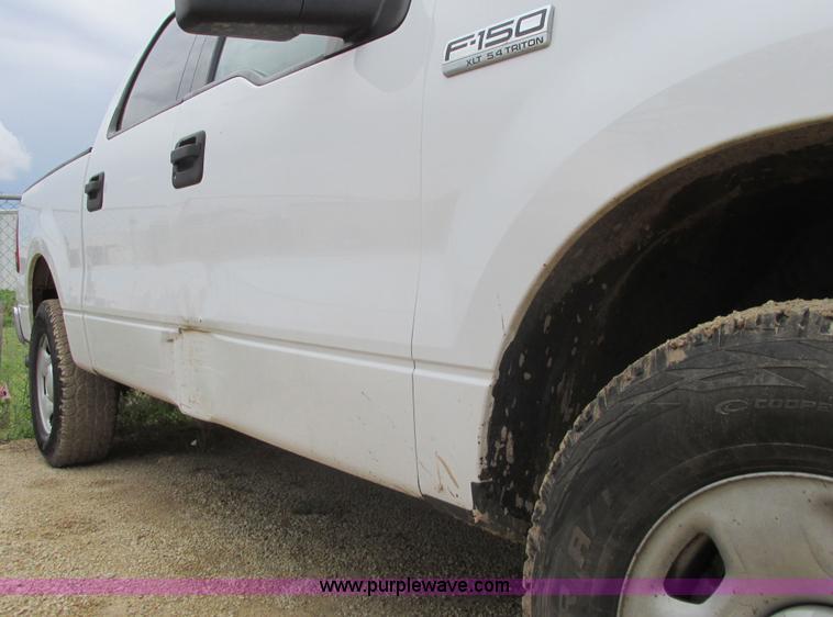 image for item I9610 2004 Ford F150 XLT SuperCrew pickup truck