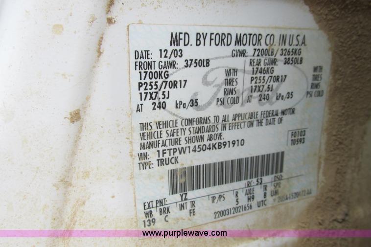 image for item I9610 2004 Ford F150 XLT SuperCrew pickup truck