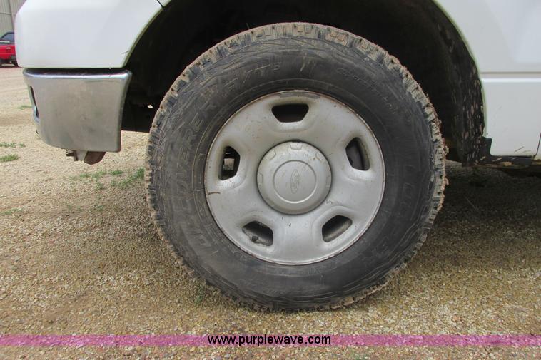 image for item I9610 2004 Ford F150 XLT SuperCrew pickup truck