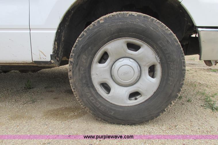 image for item I9610 2004 Ford F150 XLT SuperCrew pickup truck