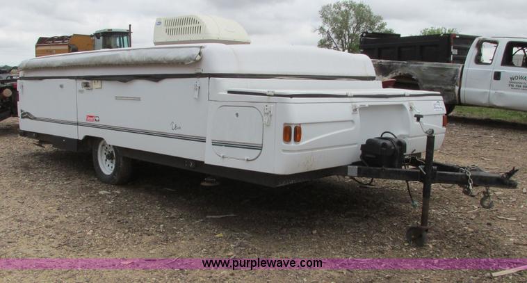 image for item I9611 2000 Coleman pop up camper