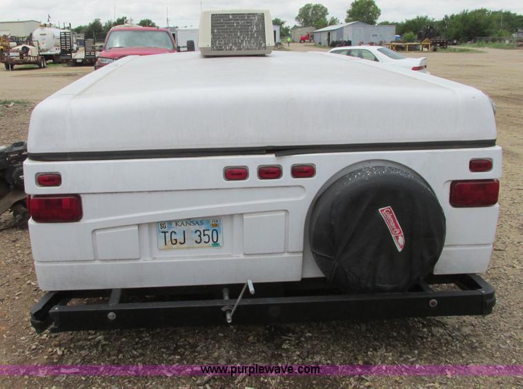 image for item I9611 2000 Coleman pop up camper
