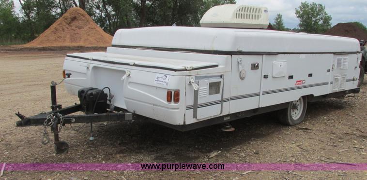 image for item I9611 2000 Coleman pop up camper