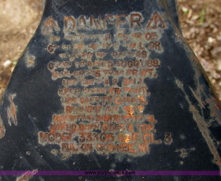 image for item I9611 2000 Coleman pop up camper