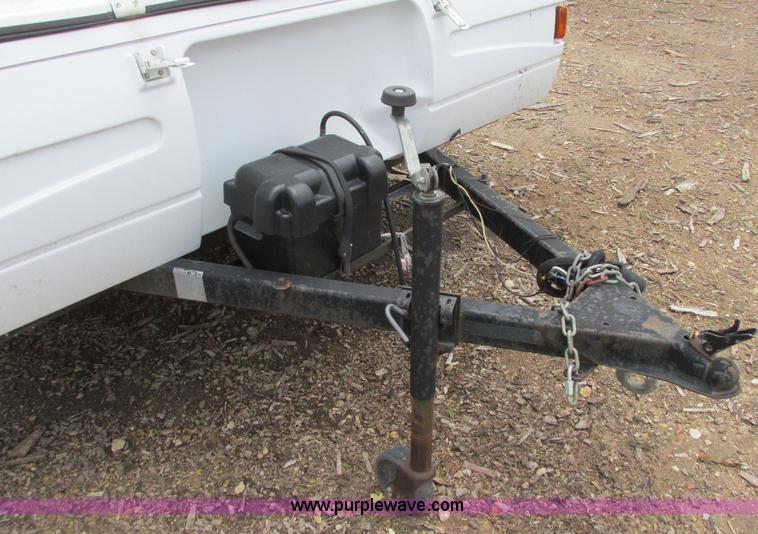 image for item I9611 2000 Coleman pop up camper