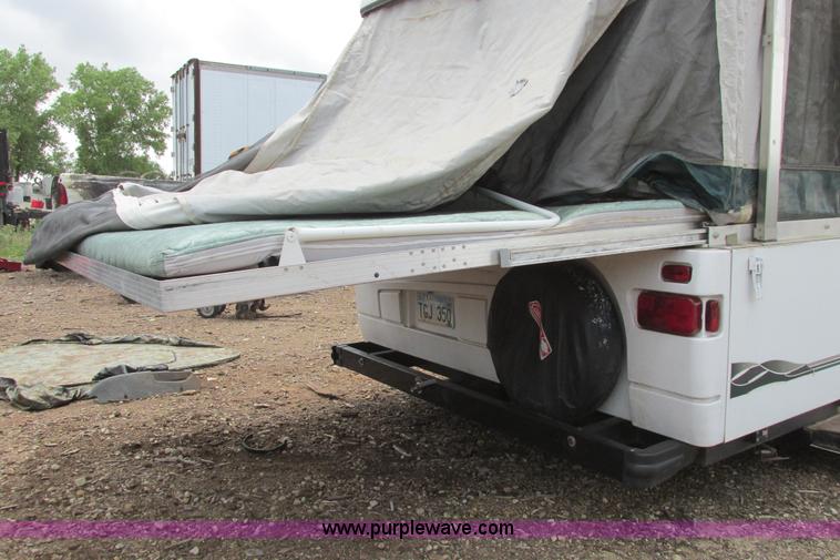 image for item I9611 2000 Coleman pop up camper