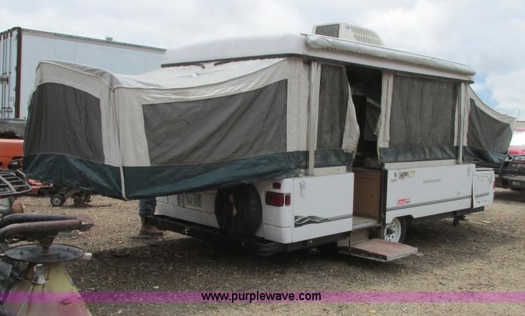 image for item I9611 2000 Coleman pop up camper