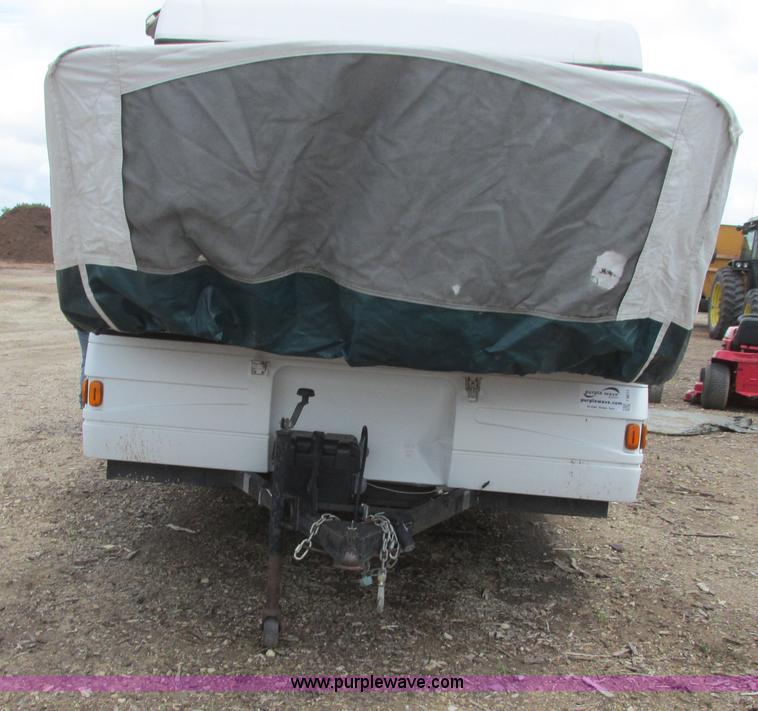 image for item I9611 2000 Coleman pop up camper