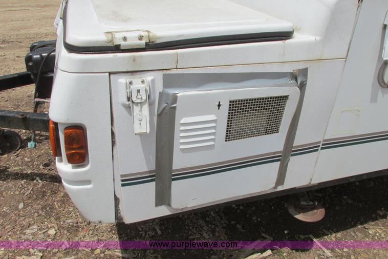 image for item I9611 2000 Coleman pop up camper