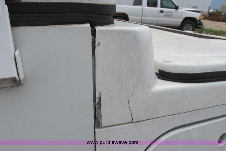 image for item I9611 2000 Coleman pop up camper