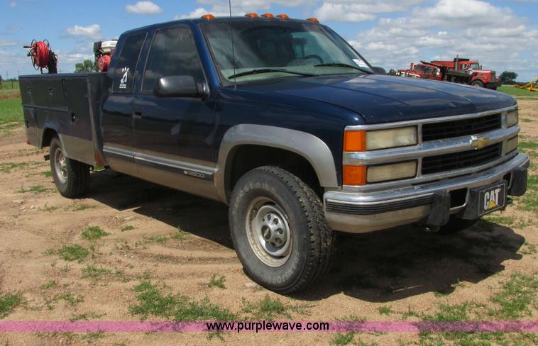 image for item I9617 1998 Chevrolet Silverado 2500 Ext. Cab utility truck
