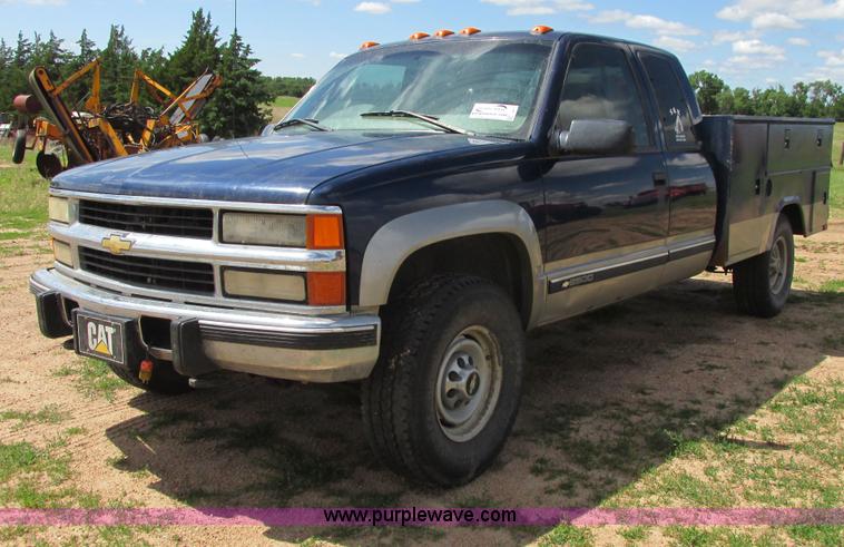 image for item I9617 1998 Chevrolet Silverado 2500 Ext. Cab utility truck