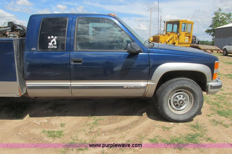 image for item I9617 1998 Chevrolet Silverado 2500 Ext. Cab utility truck