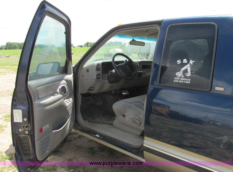 image for item I9617 1998 Chevrolet Silverado 2500 Ext. Cab utility truck