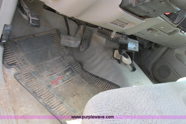 image for item I9617 1998 Chevrolet Silverado 2500 Ext. Cab utility truck