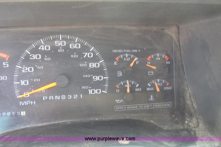 image for item I9617 1998 Chevrolet Silverado 2500 Ext. Cab utility truck