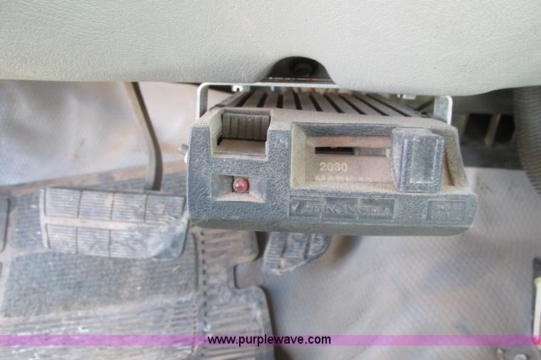 image for item I9617 1998 Chevrolet Silverado 2500 Ext. Cab utility truck